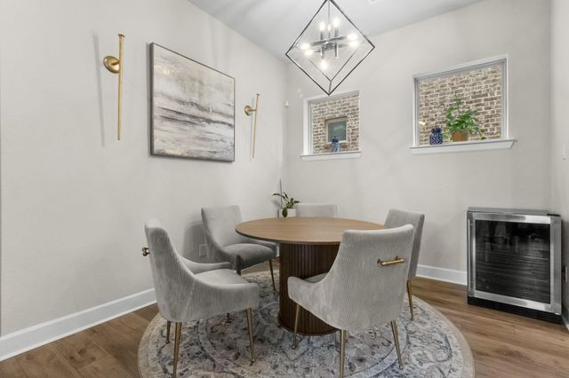 711 Prairie Falcon Drive, Arlington, TX 76005