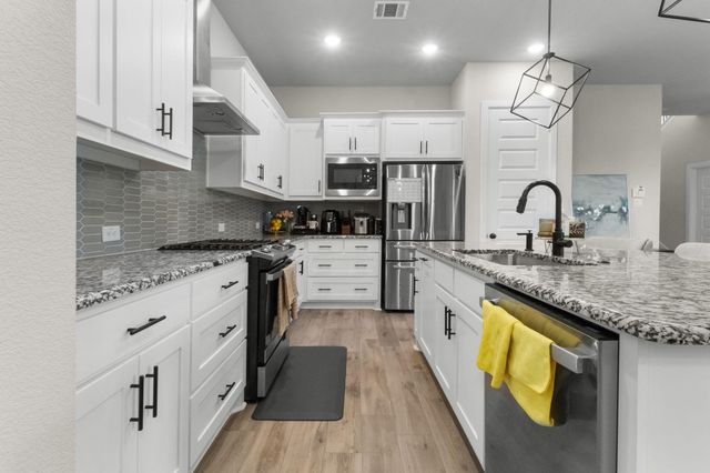 711 Prairie Falcon Drive, Arlington, TX 76005