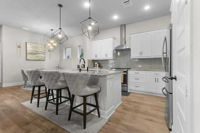 711 Prairie Falcon Drive, Arlington, TX 76005