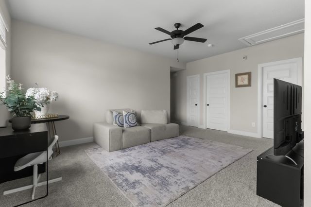 711 Prairie Falcon Drive, Arlington, TX 76005