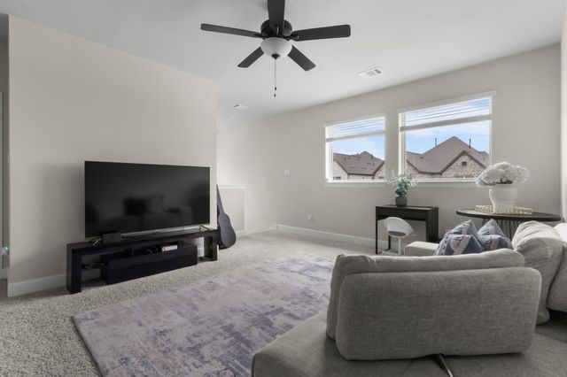 711 Prairie Falcon Drive, Arlington, TX 76005