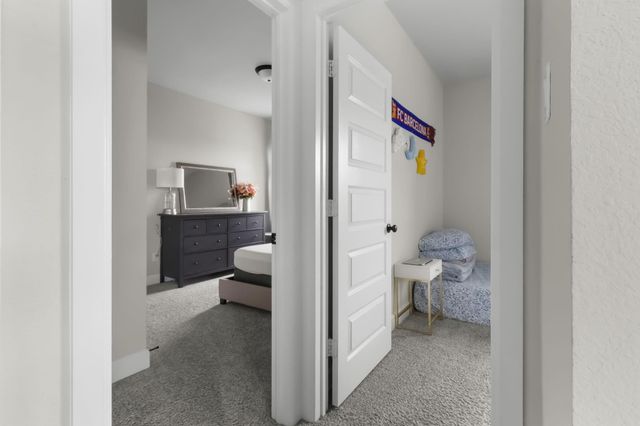 711 Prairie Falcon Drive, Arlington, TX 76005