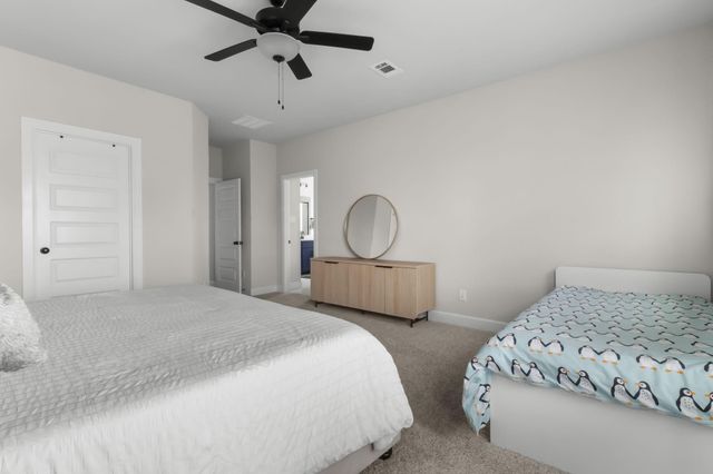 711 Prairie Falcon Drive, Arlington, TX 76005