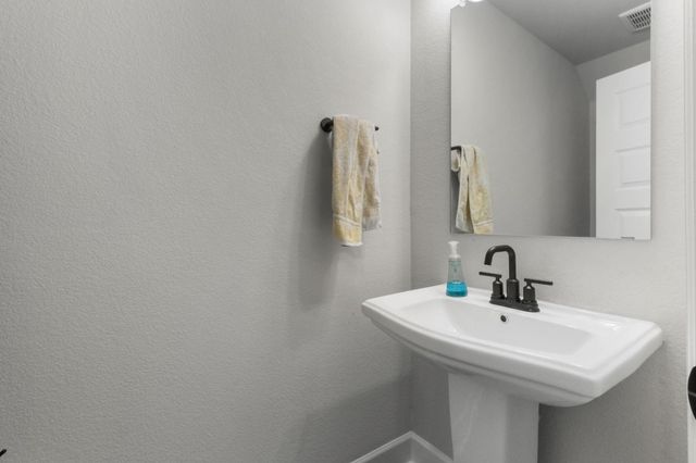 711 Prairie Falcon Drive, Arlington, TX 76005