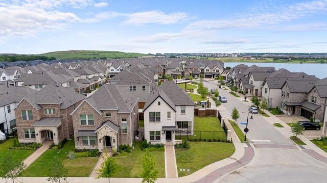 711 Prairie Falcon Drive, Arlington, TX 76005