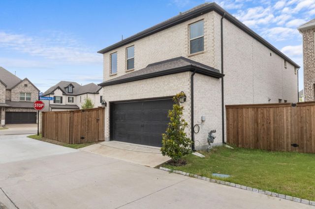711 Prairie Falcon Drive, Arlington, TX 76005