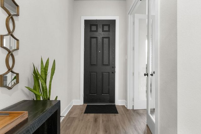 711 Prairie Falcon Drive, Arlington, TX 76005