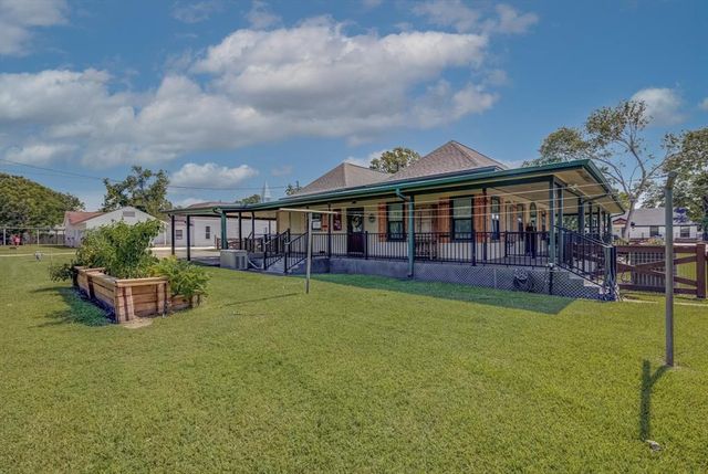 406 Virginia Street, Brazoria, TX 77422