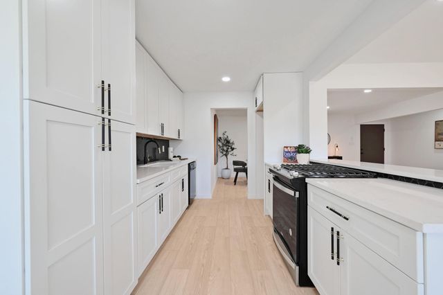 1017 Cripple Creek DR, Austin, TX 78758