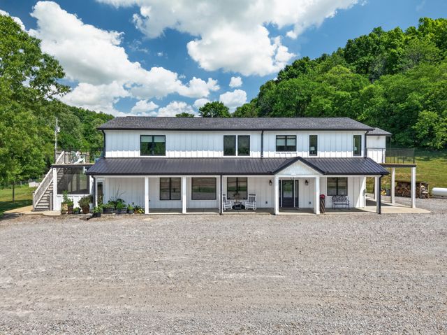 1355 Mitchell Rd, Pulaski, TN 38478