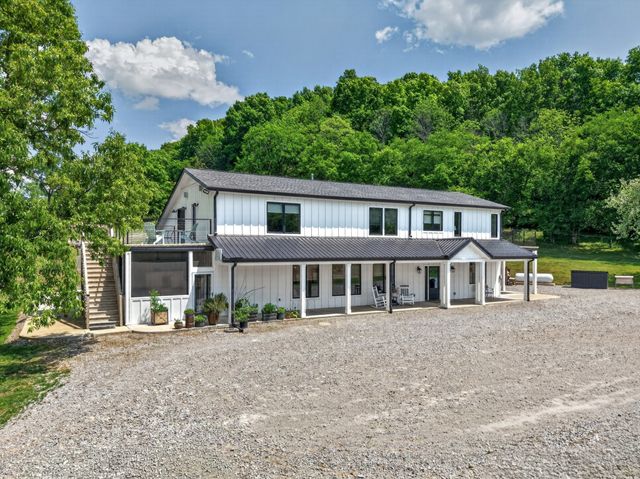 1355 Mitchell Rd, Pulaski, TN 38478