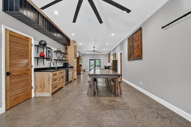 1355 Mitchell Rd, Pulaski, TN 38478
