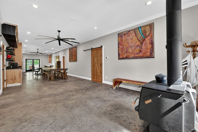 1355 Mitchell Rd, Pulaski, TN 38478