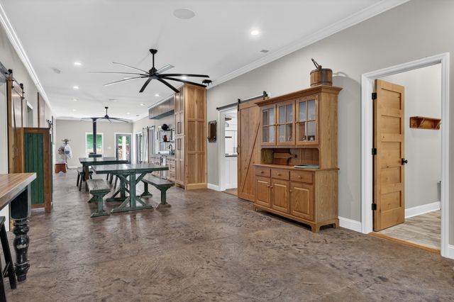 1355 Mitchell Rd, Pulaski, TN 38478