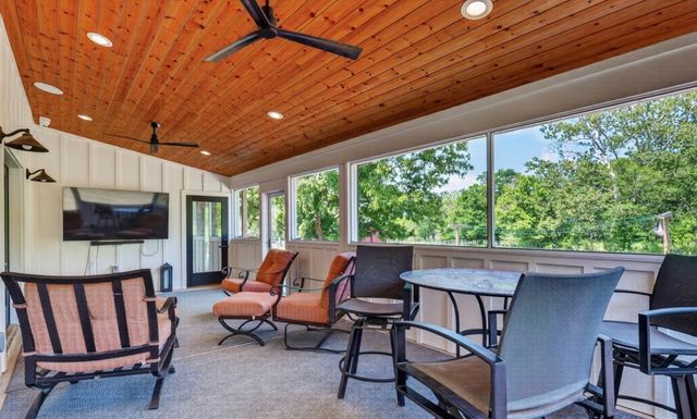 1355 Mitchell Rd, Pulaski, TN 38478