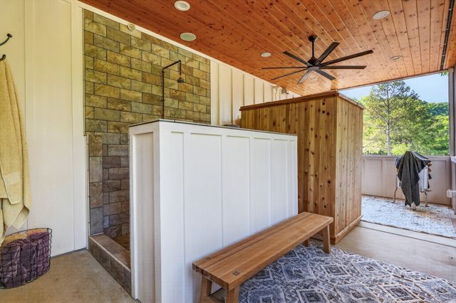 1355 Mitchell Rd, Pulaski, TN 38478