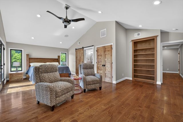 1355 Mitchell Rd, Pulaski, TN 38478
