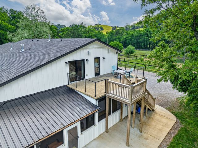 1355 Mitchell Rd, Pulaski, TN 38478