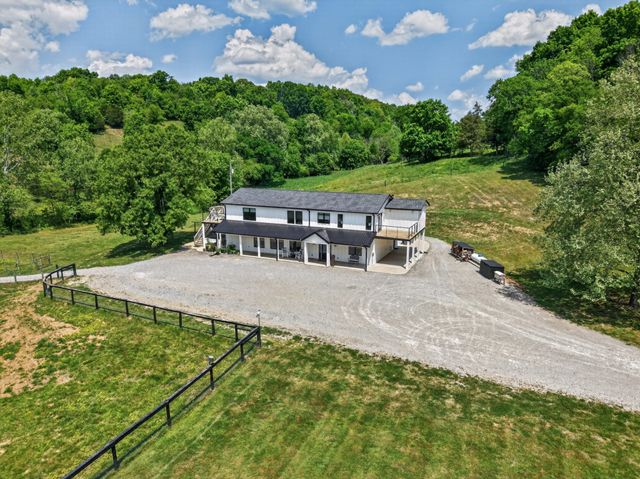 1355 Mitchell Rd, Pulaski, TN 38478