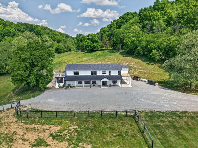 1355 Mitchell Rd, Pulaski, TN 38478