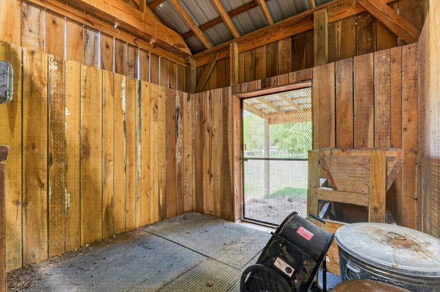 1355 Mitchell Rd, Pulaski, TN 38478