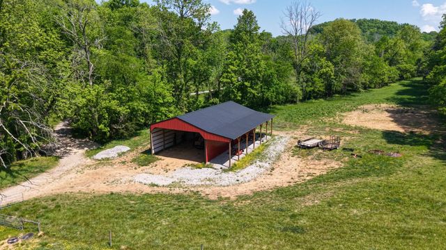 1355 Mitchell Rd, Pulaski, TN 38478