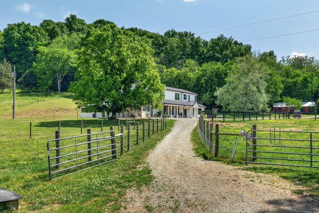 1355 Mitchell Rd, Pulaski, TN 38478
