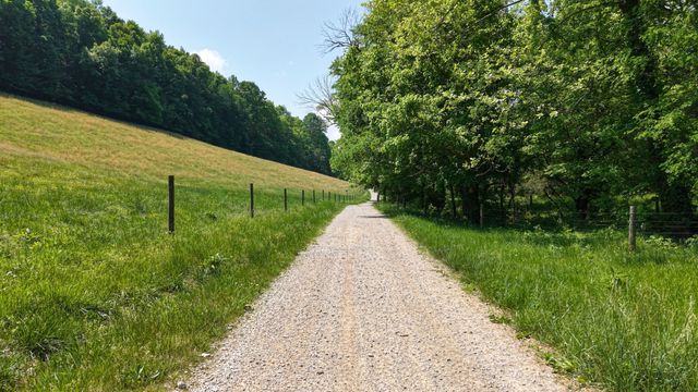 1355 Mitchell Rd, Pulaski, TN 38478