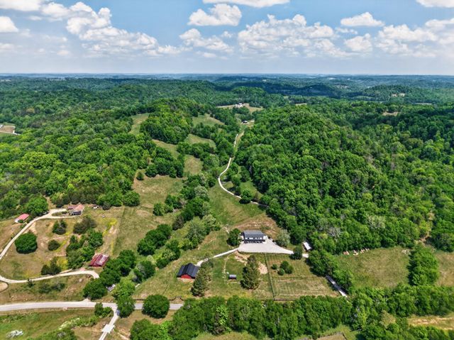 1355 Mitchell Rd, Pulaski, TN 38478