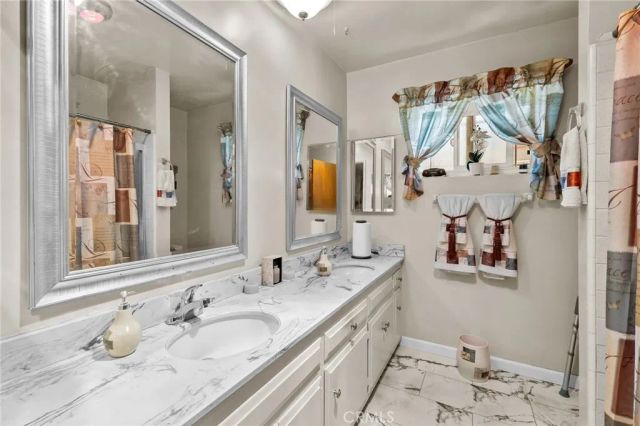 301 E Buckthorn Street, Inglewood, CA 90301
