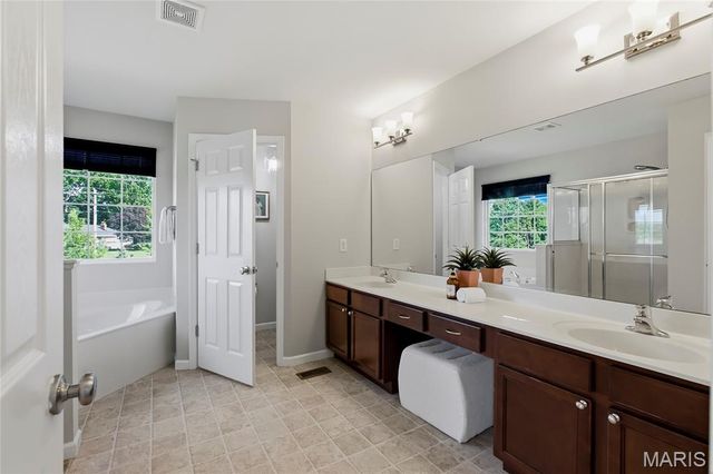 9923 Vicksburg Siege Court, St Louis, MO 63123