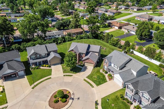 9923 Vicksburg Siege Court, St Louis, MO 63123