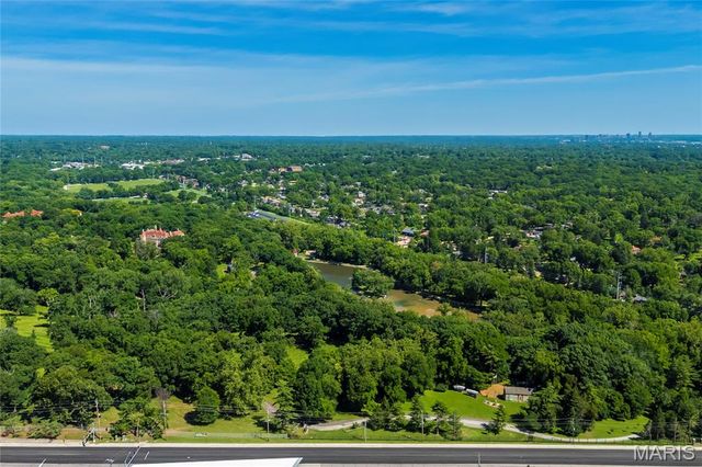 9923 Vicksburg Siege Court, St Louis, MO 63123