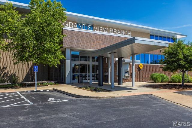 9923 Vicksburg Siege Court, St Louis, MO 63123