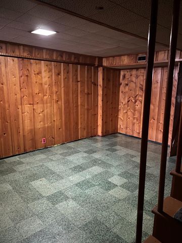 1106 ANGLESEA ST, Baltimore, MD 21224