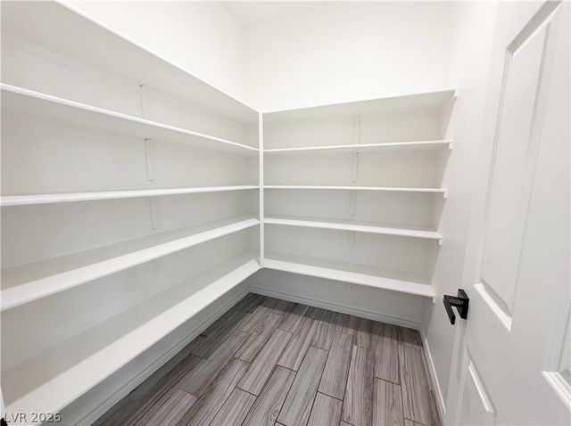 7779 Harthill Park Avenue, Las Vegas, NV 89113