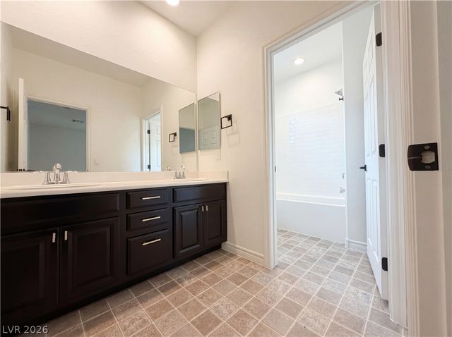 7779 Harthill Park Avenue, Las Vegas, NV 89113