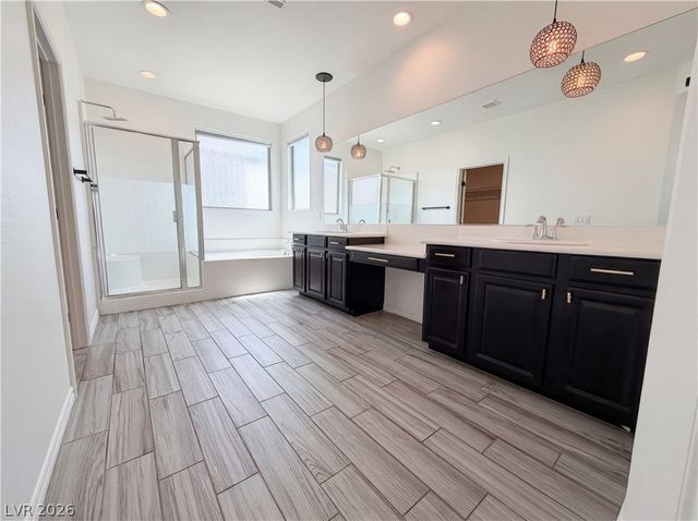 7779 Harthill Park Avenue, Las Vegas, NV 89113