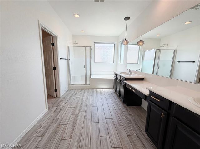 7779 Harthill Park Avenue, Las Vegas, NV 89113