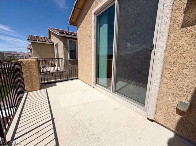 7779 Harthill Park Avenue, Las Vegas, NV 89113