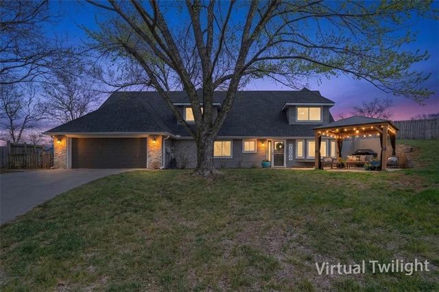 7909 Swarner Street, Lenexa, KS 66219