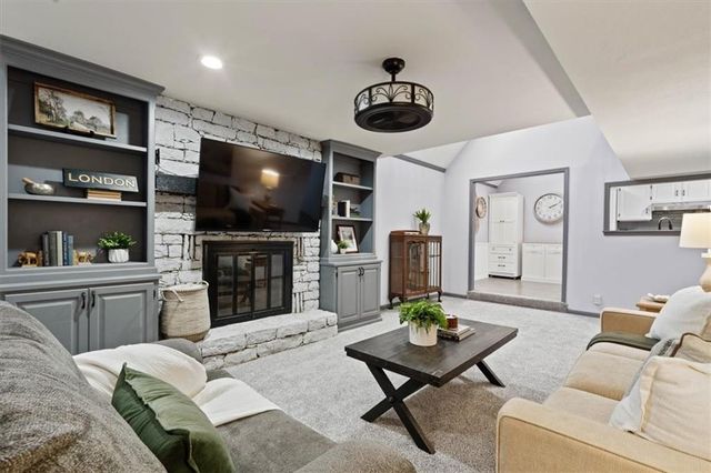 7909 Swarner Street, Lenexa, KS 66219