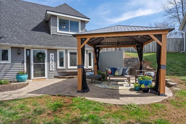 7909 Swarner Street, Lenexa, KS 66219