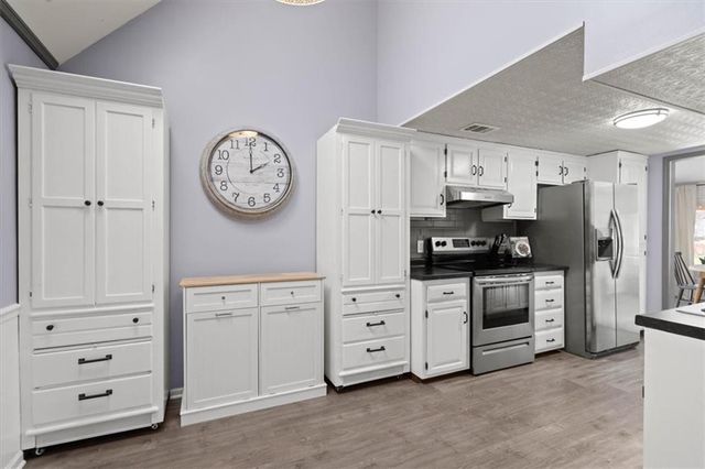 7909 Swarner Street, Lenexa, KS 66219