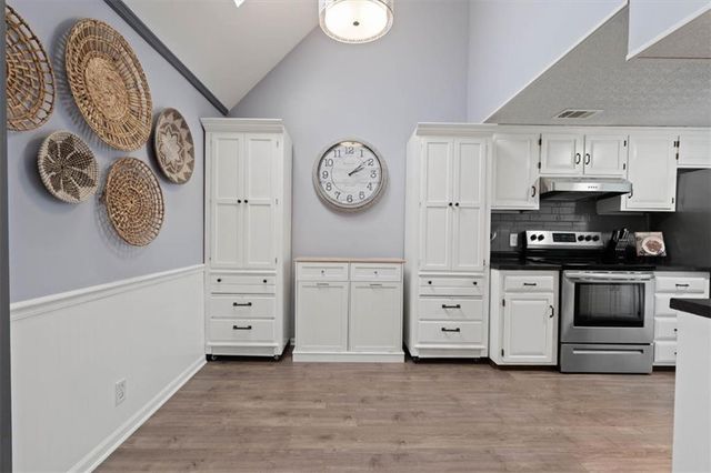 7909 Swarner Street, Lenexa, KS 66219