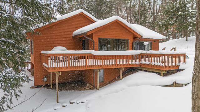 2991 Ojibwa Trail, Peninsula Twp, MI 49686