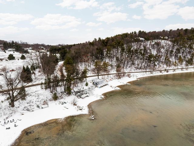 2991 Ojibwa Trail, Peninsula Twp, MI 49686