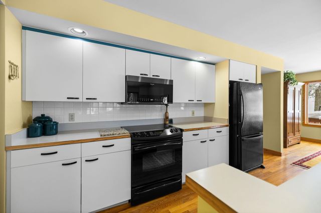 2991 Ojibwa Trail, Peninsula Twp, MI 49686