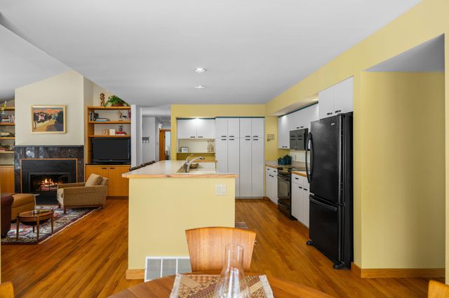 2991 Ojibwa Trail, Peninsula Twp, MI 49686