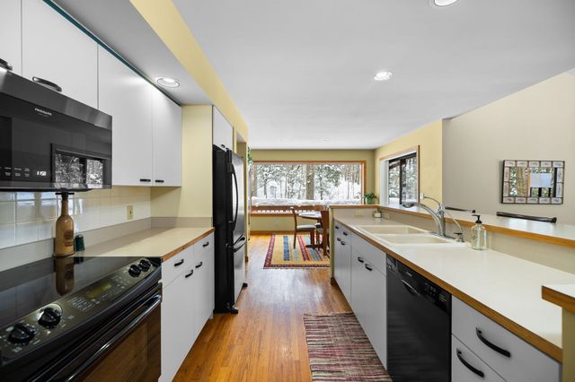 2991 Ojibwa Trail, Peninsula Twp, MI 49686